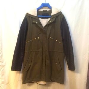 Hooded winter coat Olive green